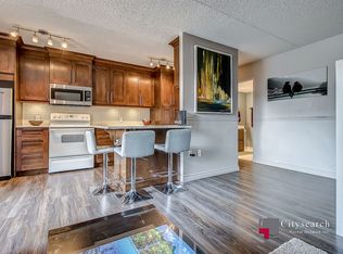 206 15th Ave SW, Calgary, AB T3C2H1