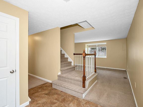 2nd image of 8 Fitzpatrick Circle