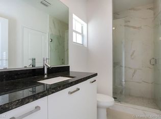 15604 SW 10th Ln, Miami, FL 33194