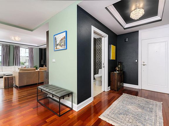 2nd image of 232 N Kingshighway Blvd APT 909
