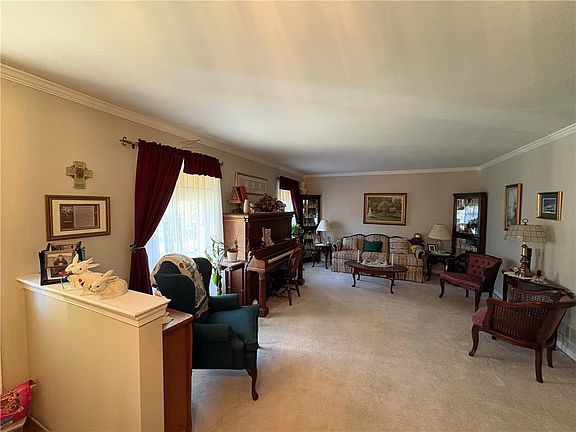 3rd image of 4655 Overlook Rd N