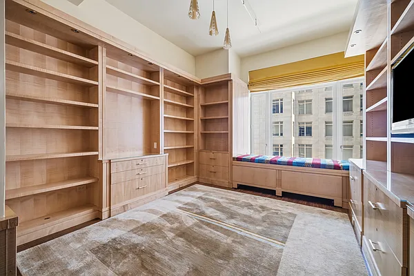 15 Central Park West #S802