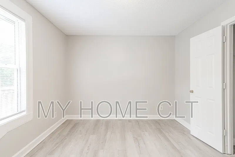 2 bed, 1.0 bath, 678 sqft, $1,200 — Photo 2