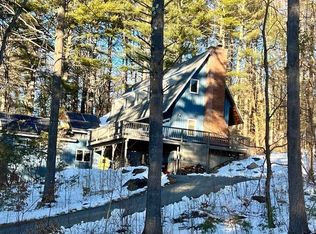 10 Bray Ct, Pelham, MA 01002