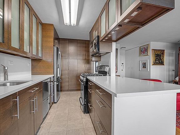 3rd image of 555 Kappock St APT 22C