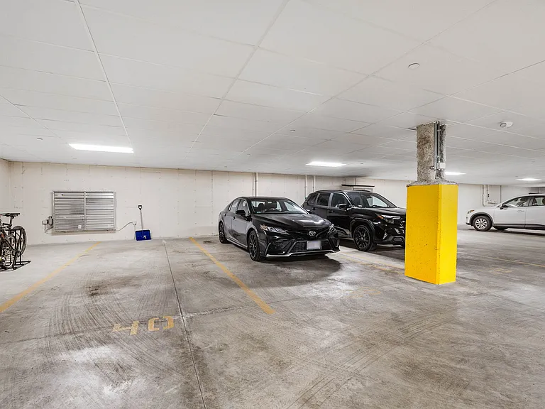 4 Stratton Dr #408 — Photo 21