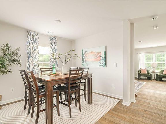 5th image of 236 Ashfield Ln
