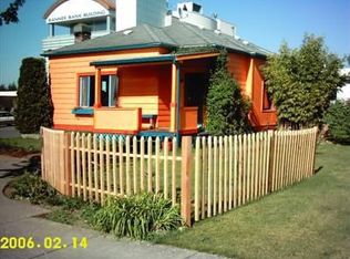 836 4th St, Blaine, WA 98230