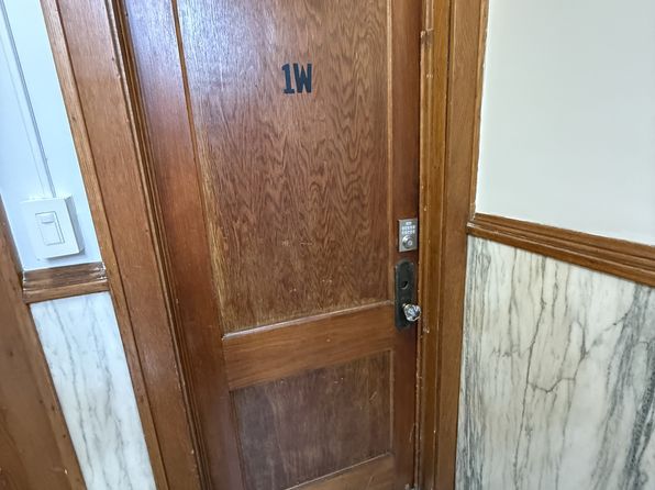 853 Barnett Ave #1W