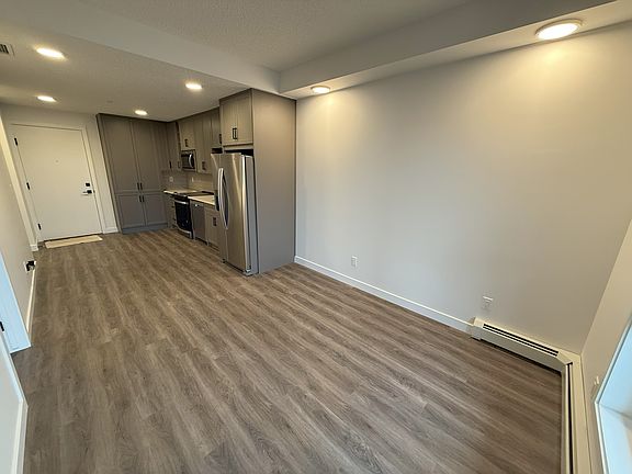 4th image of 350 Livingston Cmn NE #3110