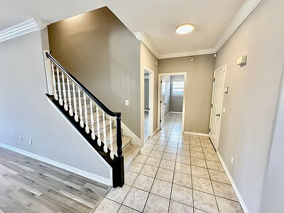 4th image of 3908 Hawthorne St