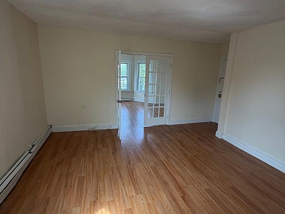 5th image of 187 Parker St APT 3