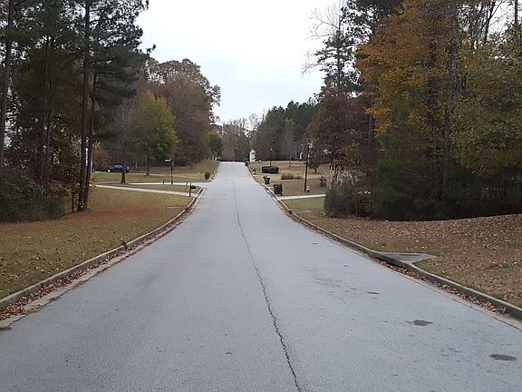 4th image of 155 Shenandoah Dr