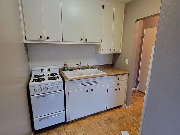 4th image of 5025 University Ave NE APT 11