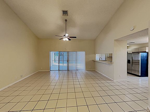 4th image of 11040 NW 18th Ct
