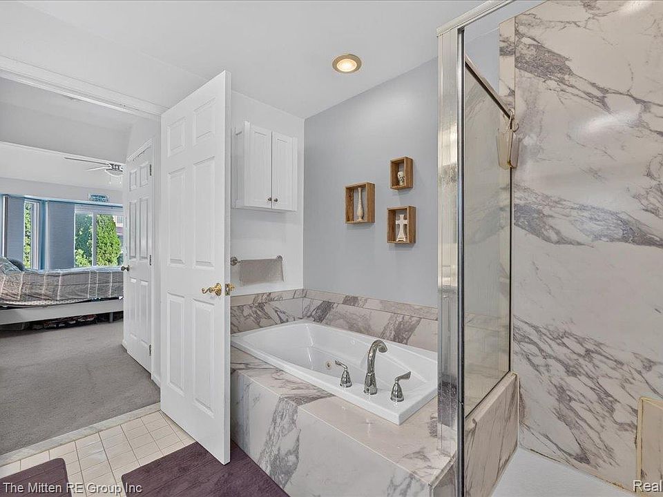 22290 Genesis Dr, photo 26