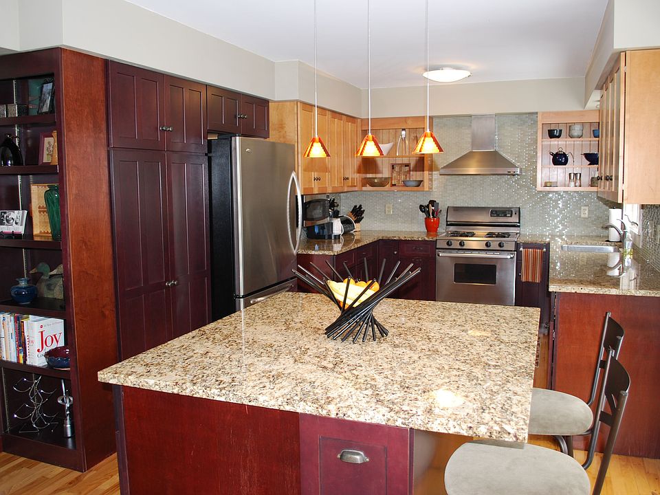 2nd image of 2120 Legion Ln N