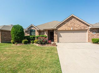 5913 Stirrup Iron Dr, Fort Worth, TX 76179