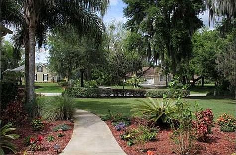 3rd image of 15713 Acorn Cir