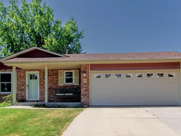 421 Pioneer Ct, Hickman, NE 68372