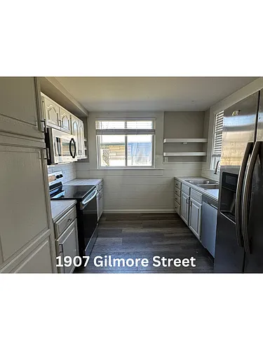 1907 Gilmore St Photo 1