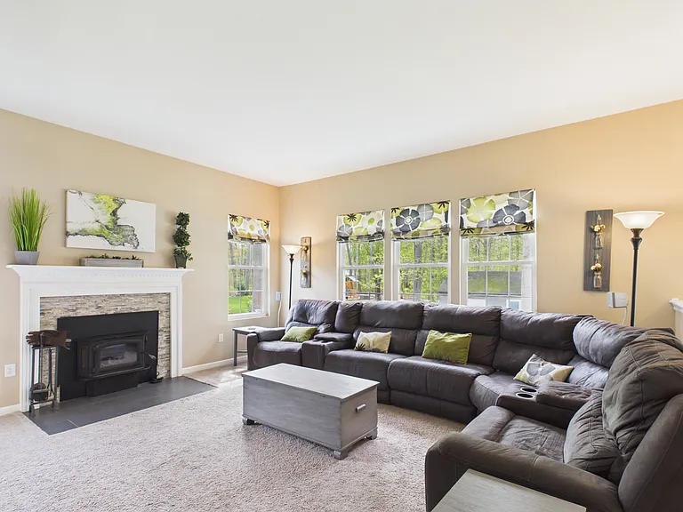 23 Beechwood Hollow St — Photo 25