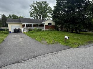 4 Merriewold Ln S, Monroe, NY 10950