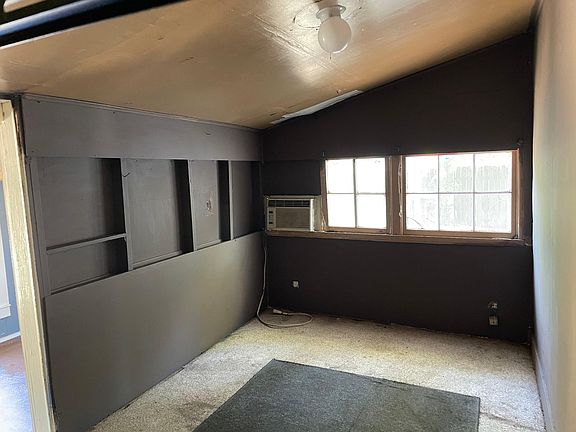 5th image of 801 E Magnolia St