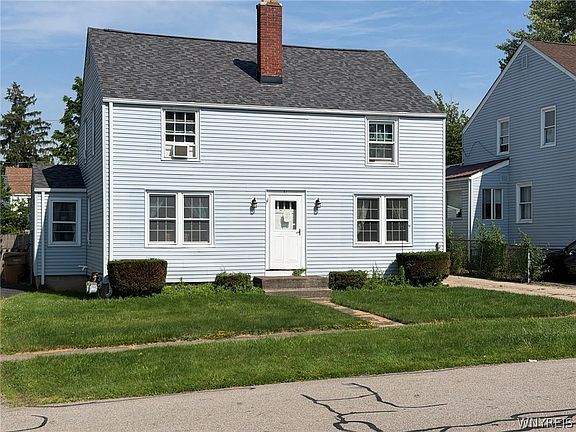 3rd image of 31 Ellen Dr