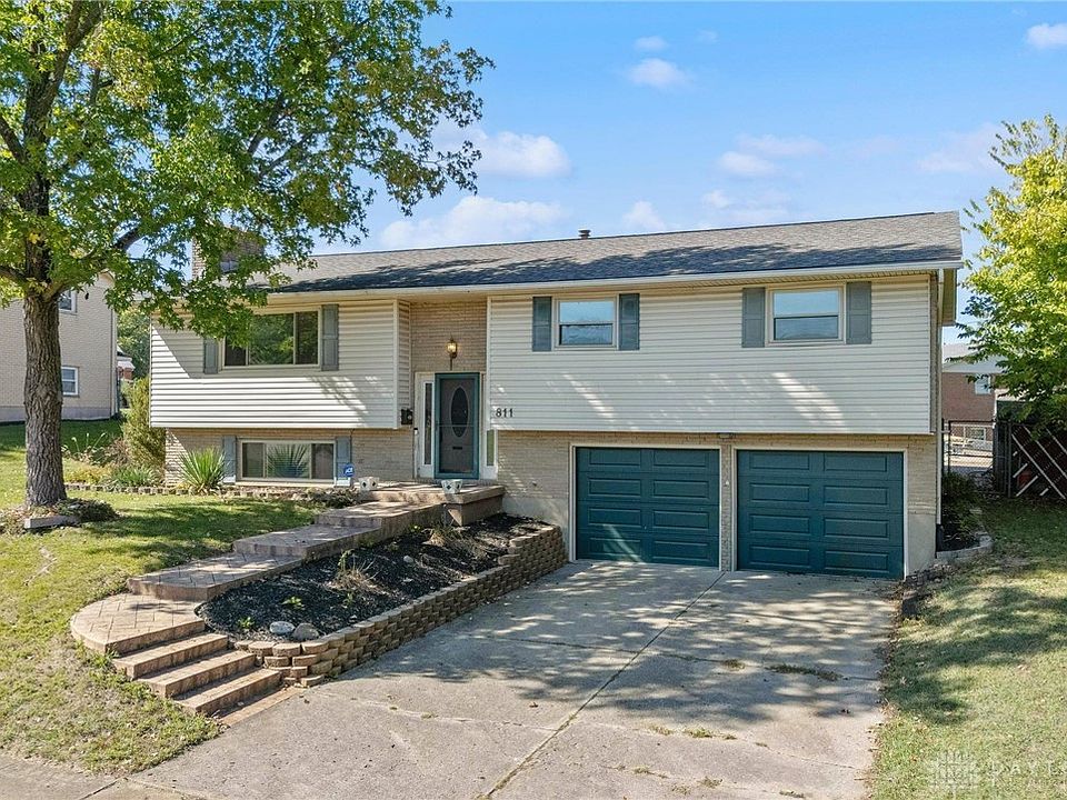 1st image of 811 Moon Ct