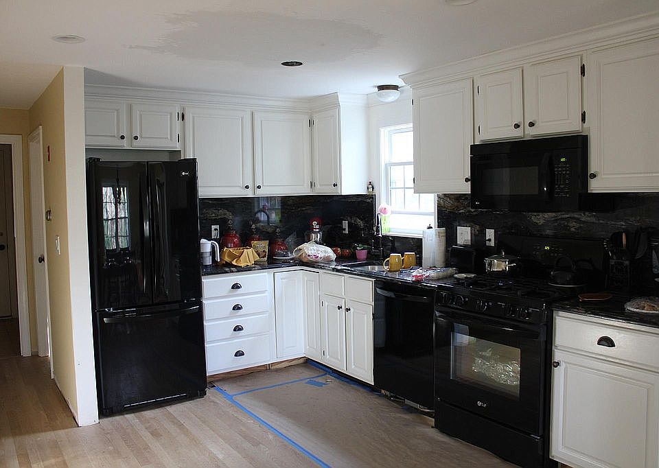 2nd image of 35 Samoset Rd