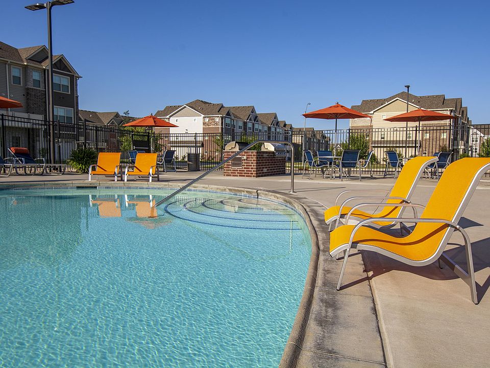 Aspire Townhomes 6950 Stagecoach Dr West Des Moines IA Zillow