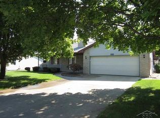 660 Puritan Dr, Saginaw, MI