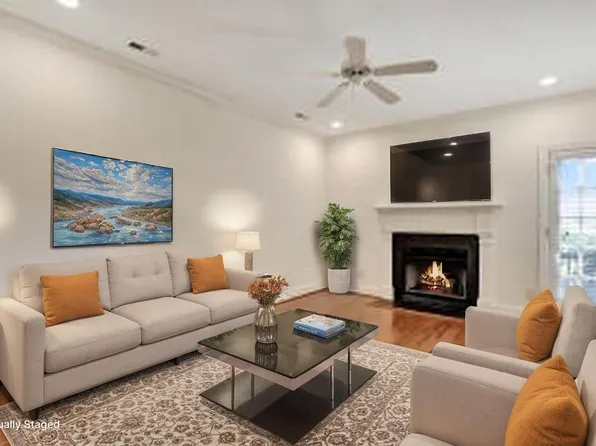 814 Cotton Exchange Ct, Raleigh, NC 27608