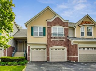 347 Pine Lake Cir, Vernon Hills, IL 60061