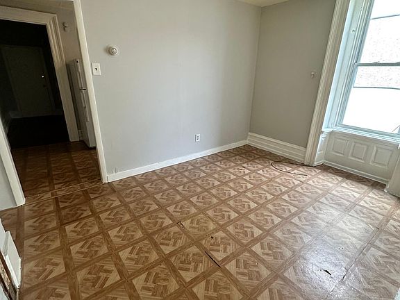 2nd image of 2209 W Tioga St Unit 3F
