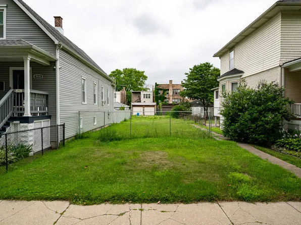 7816 S Marquette Ave, Chicago, IL 60649