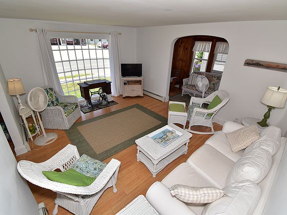 4th image of 41 Caswell St
