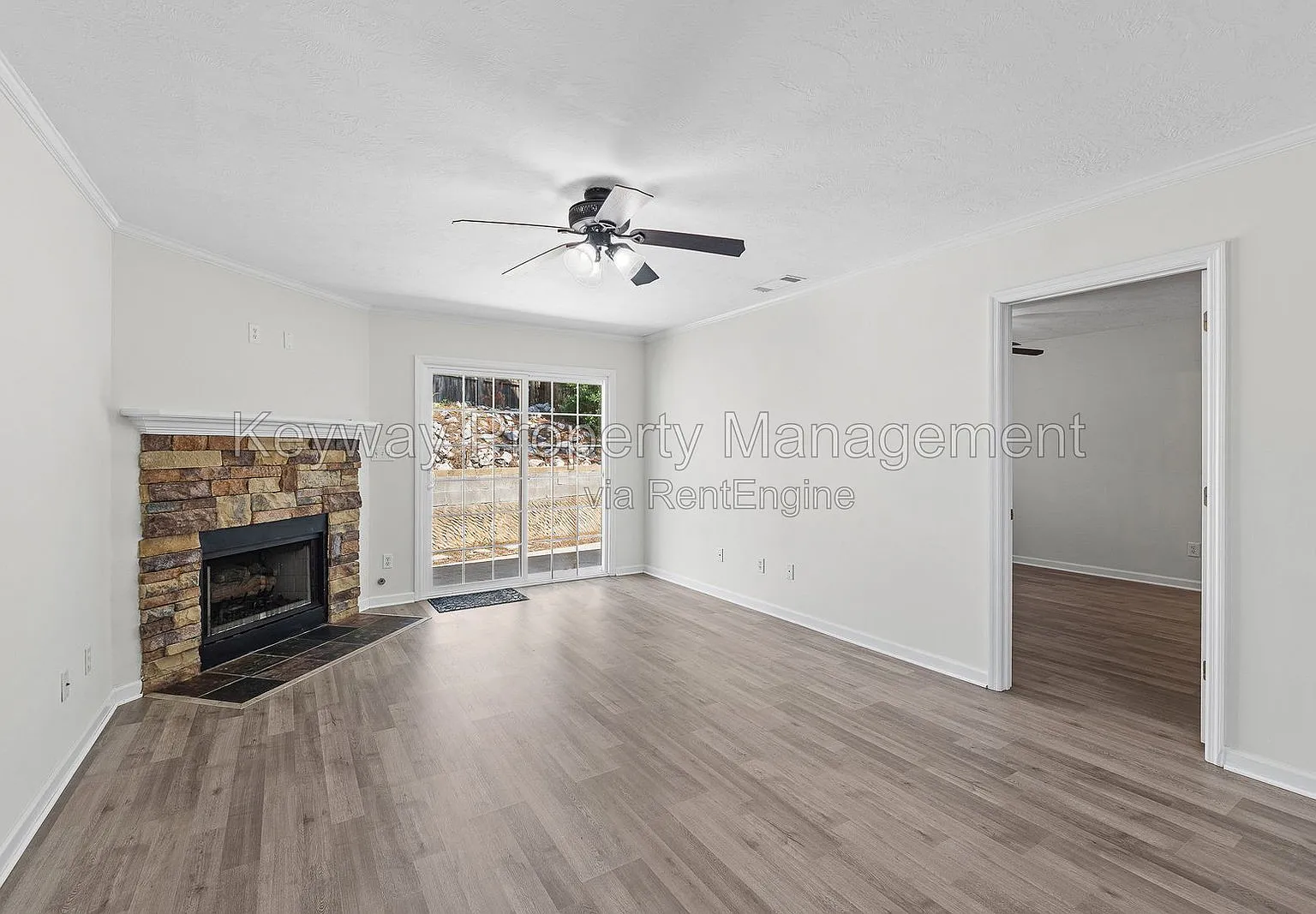 2 bed, 2.0 bath, 1100 sqft, $1,565 — Photo 4