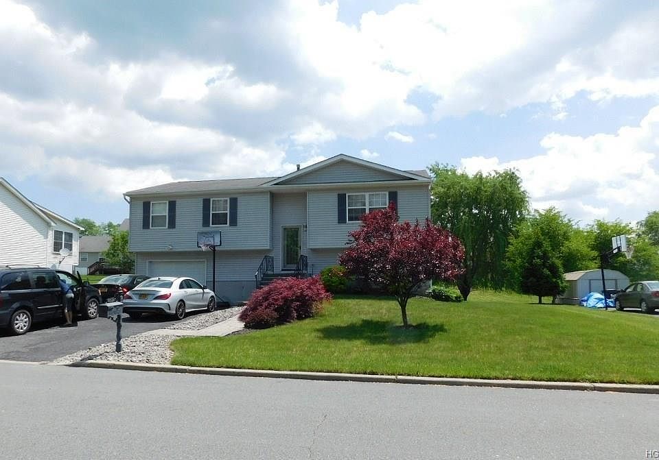 1st image of 17 Watkins Dr