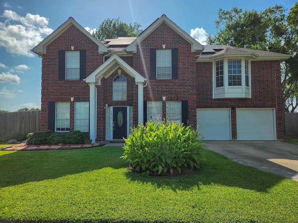 2412 N Mission Cir