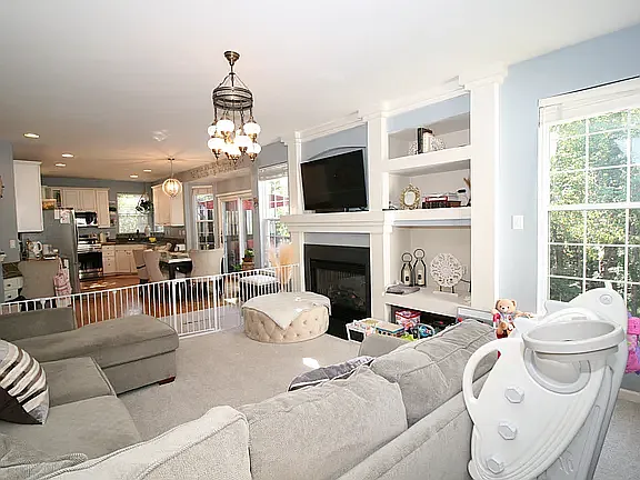 11214 Winding Brook Ln — Photo 8