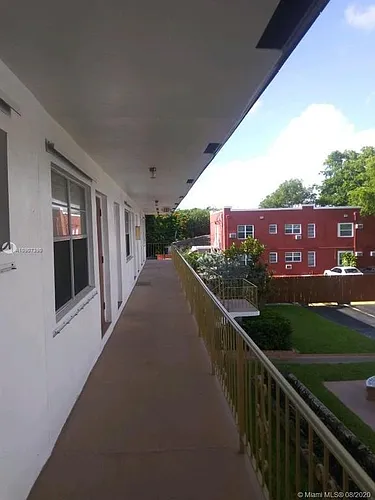 1007 N 19th Ave Photo 1