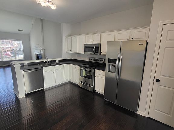 3rd image of 6918 Beverly Springs Dr #1