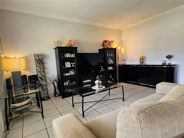 17000 NE 14th Ave APT 109, North Miami Beach, FL 33162