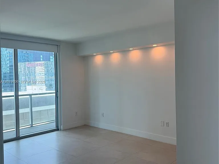55 SE 6th St #1710 — Photo 5
