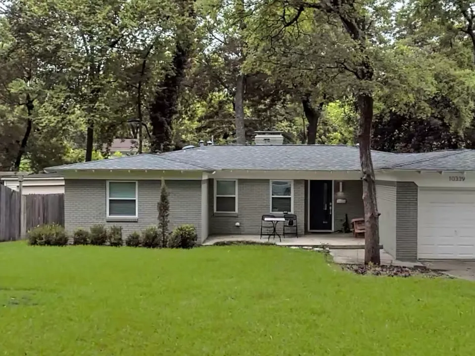 10339 Lake Gardens Dr