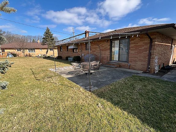 3rd image of 5588 Pinnacle Park Dr