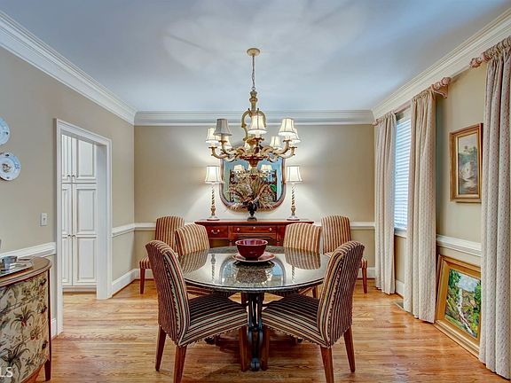 3rd image of 215 Village Club Trl
