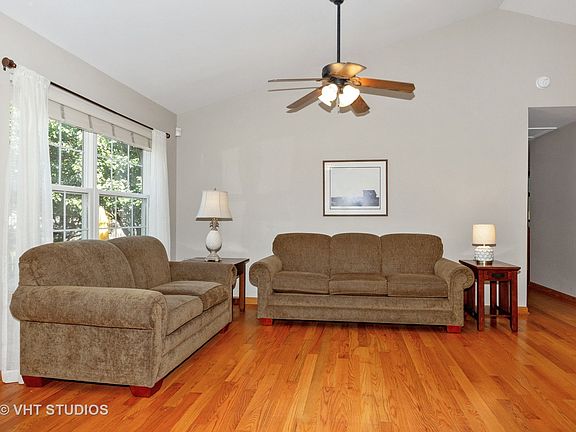 2nd image of 799 Sapphire Dr